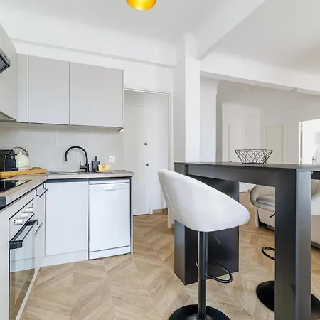 아파트 Wide & Cozy 1 Bdr Downtown 니스