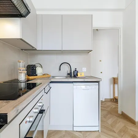 아파트 Wide & Cozy 1 Bdr Downtown 니스