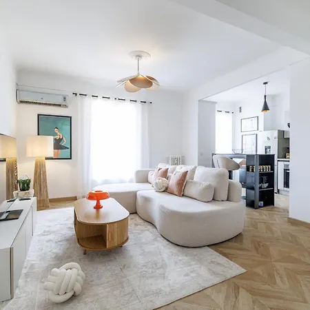 아파트 Wide & Cozy 1 Bdr Downtown 니스