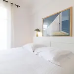 Wide & Cozy 1 Bdr Downtown *