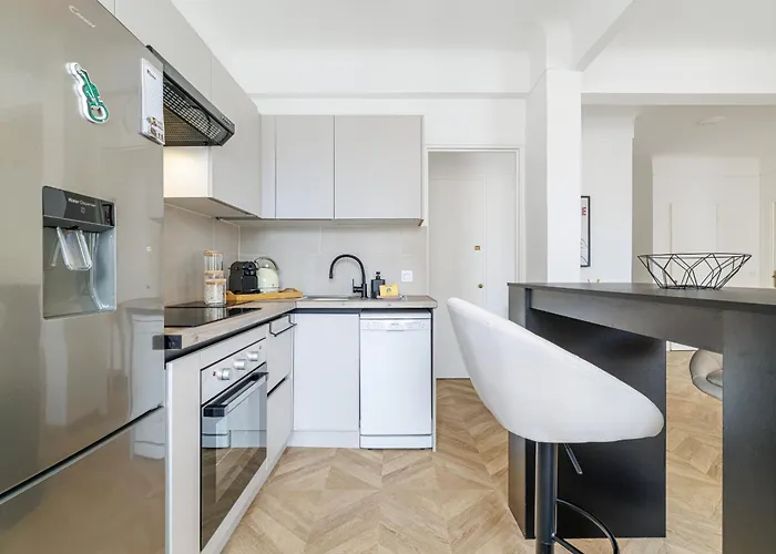 Wide & Cozy 1 Bdr Downtown Nice