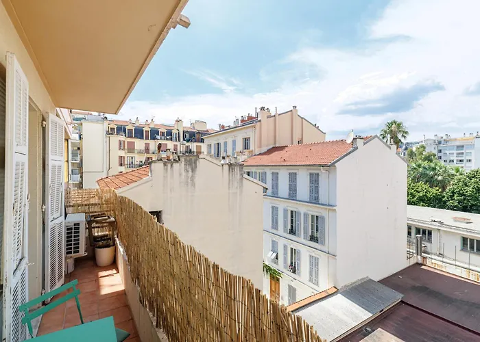 Wide & Cozy 1 Bdr Downtown Nice