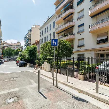 Wide & Cozy 1 Bdr Downtown Apartment Nizza