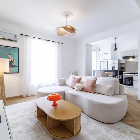 Wide & Cozy 1 Bdr Downtown *